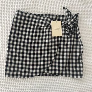 Sezane jupe pacome skirt, size 4 (runs small). Brand new and never been worn